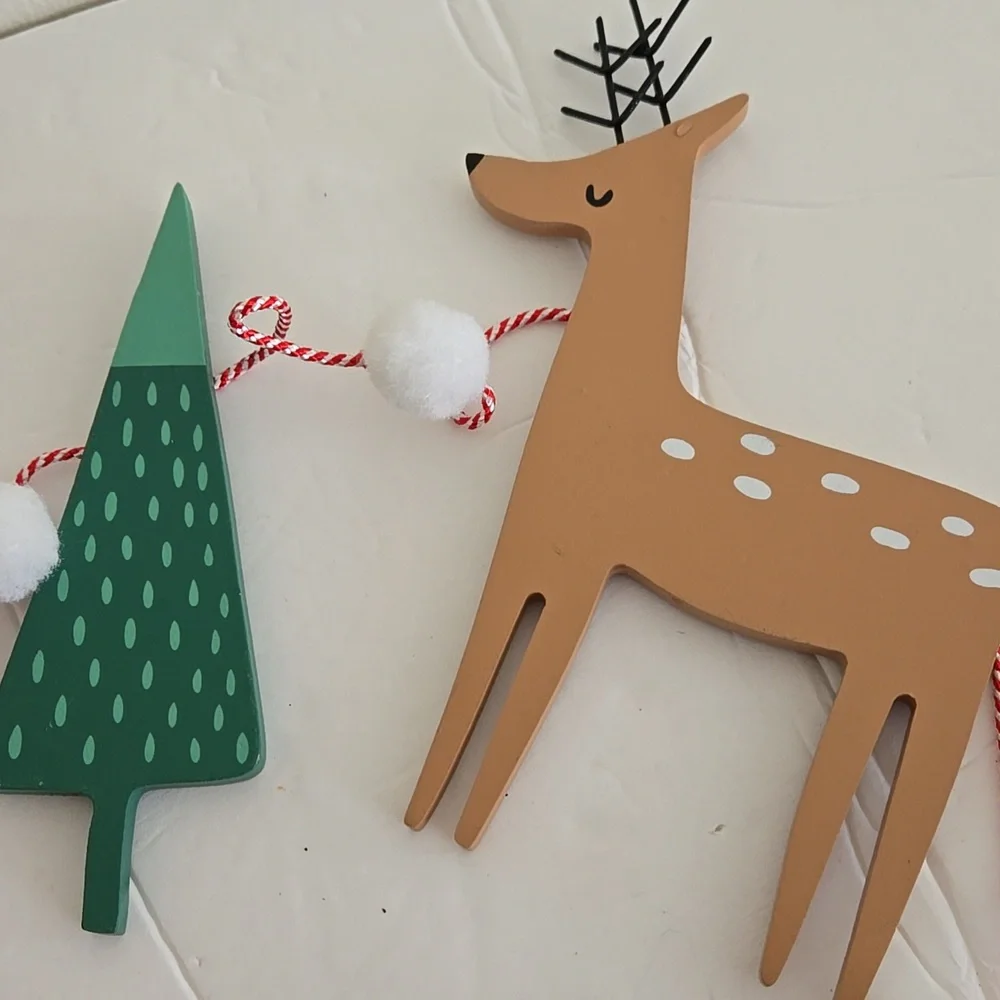 Wood Festive Reindeer and Christmas Tree Garland